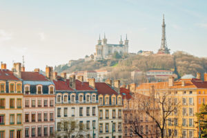 La-basilique-Notre-Dame-Fourviere-surplombe-ville-haut-colline_0_730_488